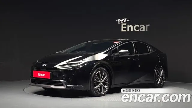 Toyota Prius — фото 1