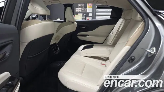 Toyota Crown — фото 11