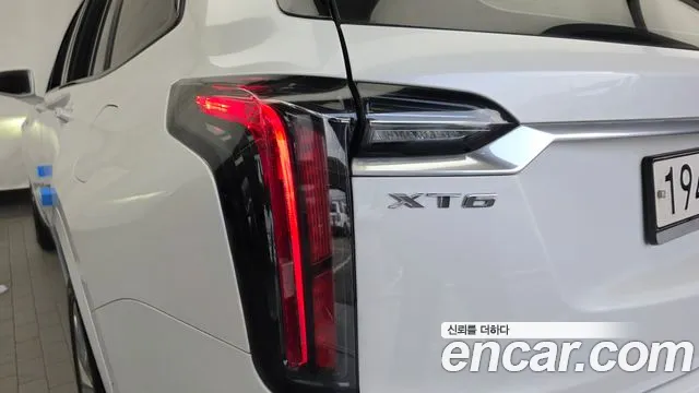 Cadillac XT6 — фото 23