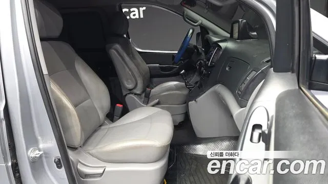 Hyundai Starex — фото 11