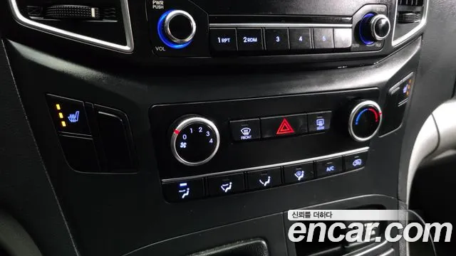 Hyundai Starex — фото 15