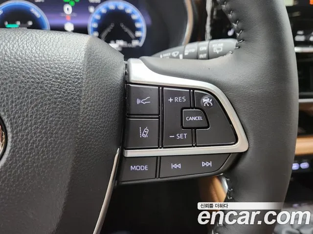 Toyota Highlander — фото 13
