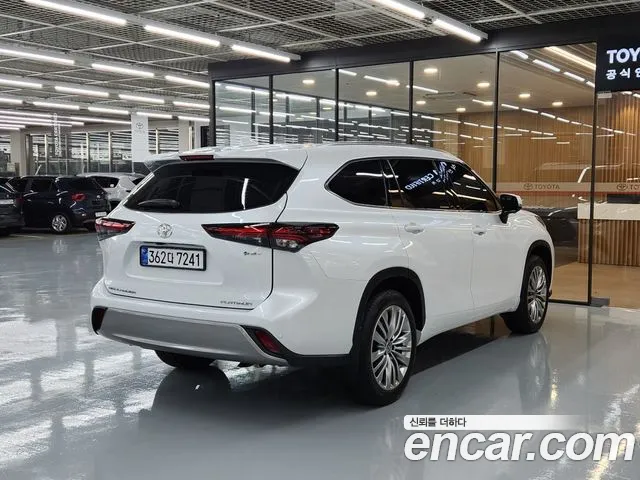 Toyota Highlander — фото 2