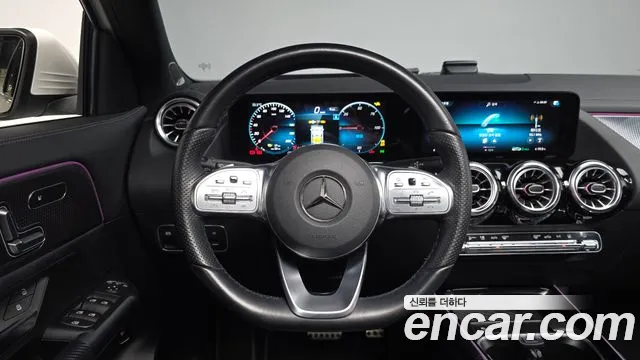 Mercedes-Benz EQA — фото 12