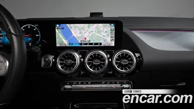 Mercedes-Benz EQA — фото 13