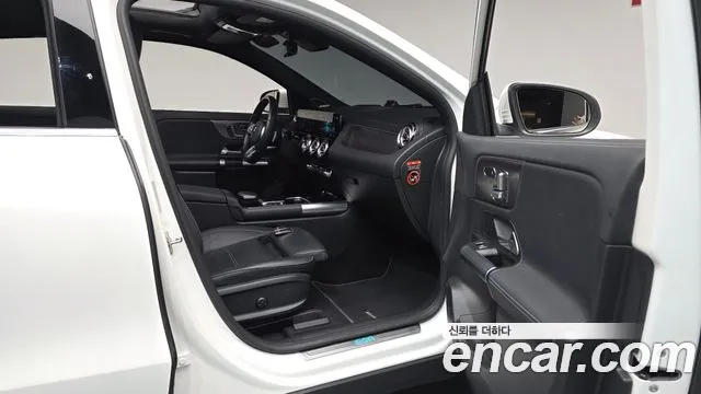 Mercedes-Benz EQA — фото 26