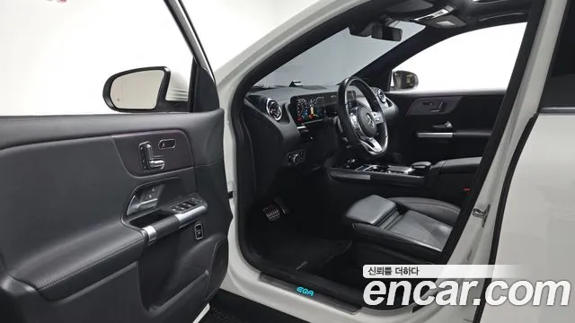 Mercedes-Benz EQA — фото 9