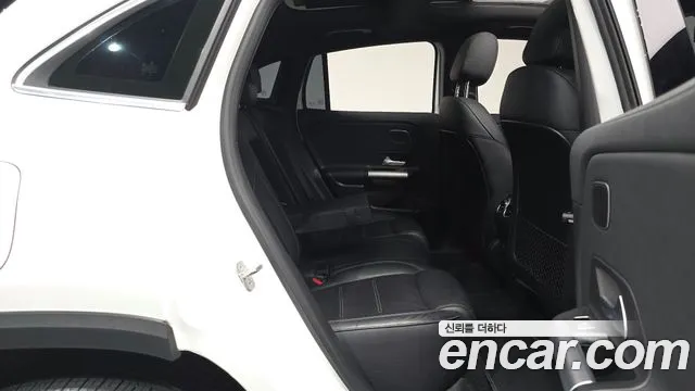 Mercedes-Benz EQA — фото 10