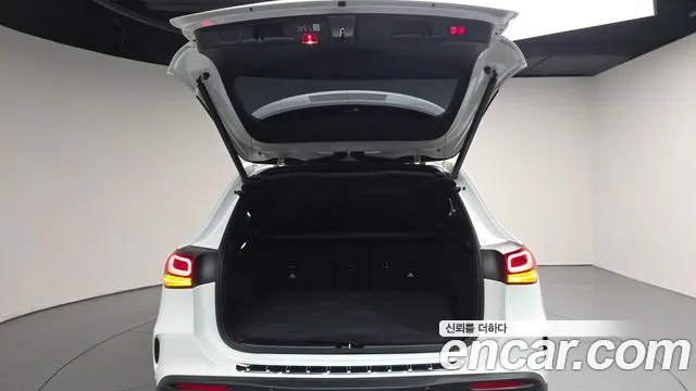 Mercedes-Benz EQA — фото 19