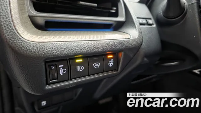 Toyota Prius — фото 14