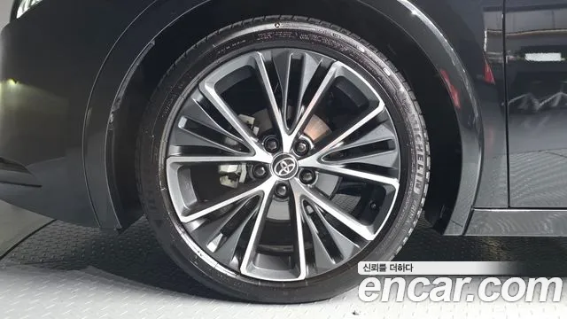 Toyota Prius — фото 5