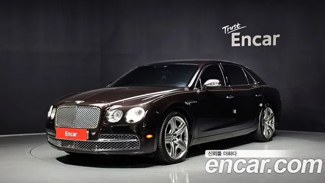 Bentley Flying Spur — фото 1
