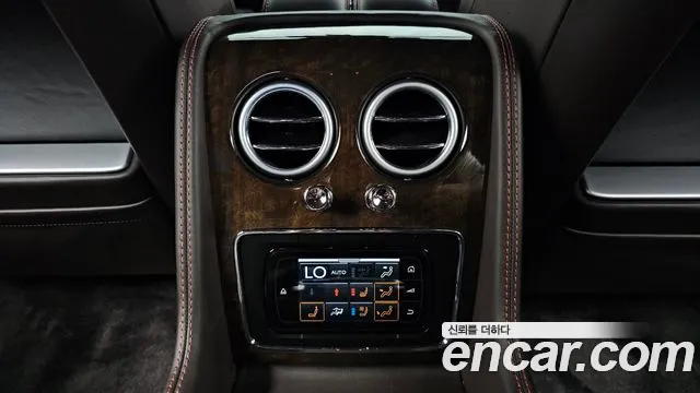 Bentley Flying Spur — фото 19