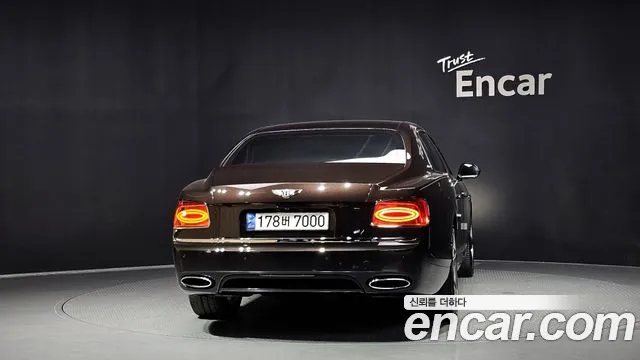 Bentley Flying Spur — фото 4