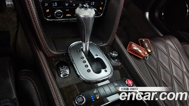 Bentley Flying Spur — фото 9