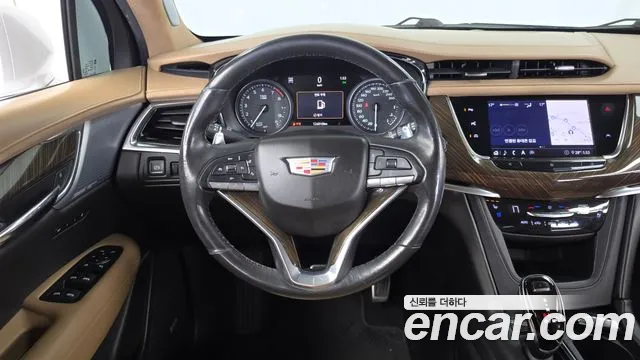 Cadillac XT6 — фото 13