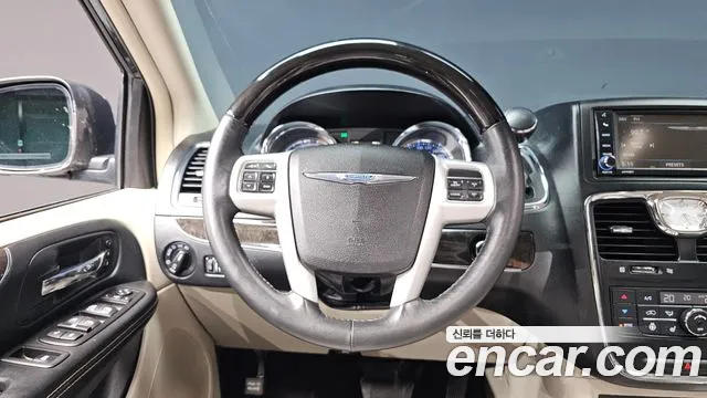 Chrysler Grand Voyager — фото 13
