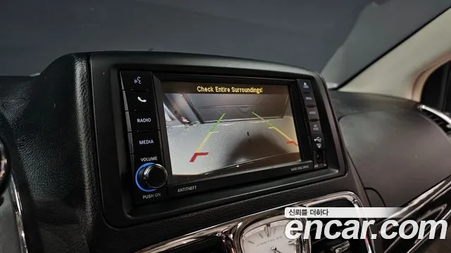 Chrysler Grand Voyager — фото 15