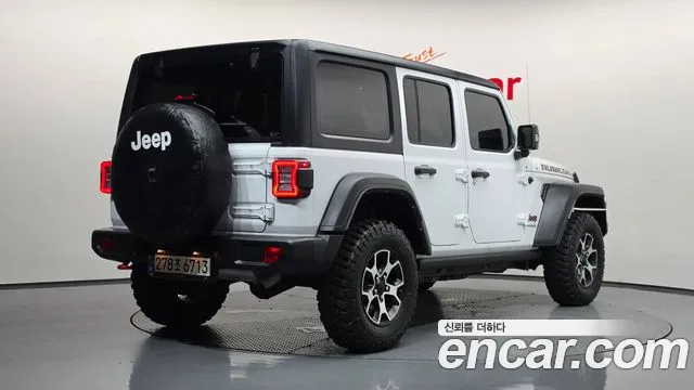 Jeep Wrangler — фото 1