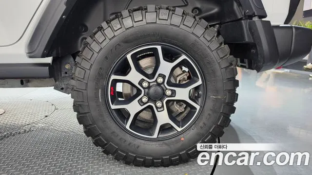 Jeep Wrangler — фото 21
