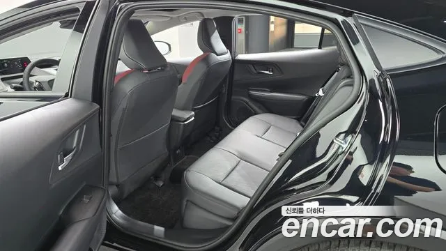 Toyota Prius — фото 10