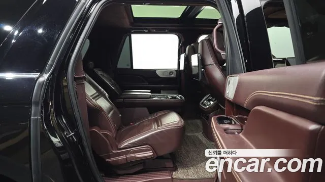 Lincoln Navigator — фото 12
