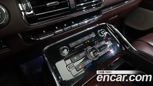 Lincoln Navigator — фото 9