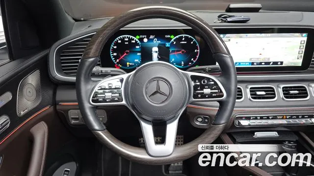 Mercedes-Benz GLS-Class — фото 14