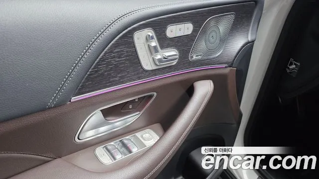 Mercedes-Benz GLS-Class — фото 18