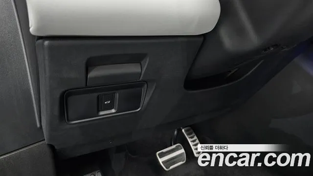 Land Rover Range Rover Evoque — фото 16
