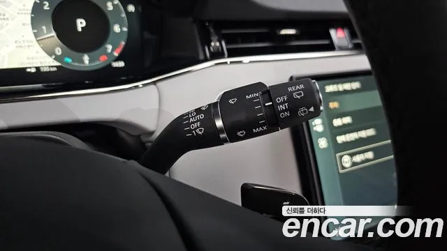 Land Rover Range Rover Evoque — фото 18