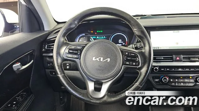 Kia Niro — фото 13