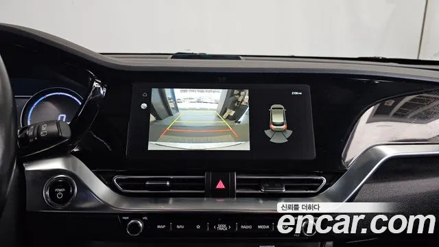 Kia Niro — фото 15