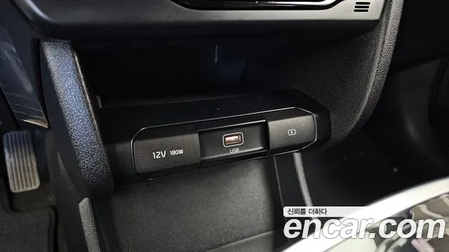 Kia Niro — фото 19