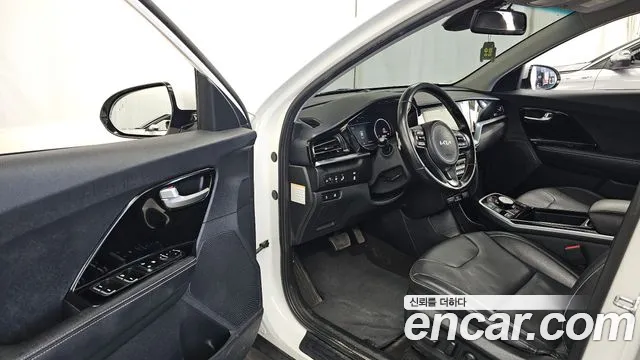 Kia Niro — фото 10