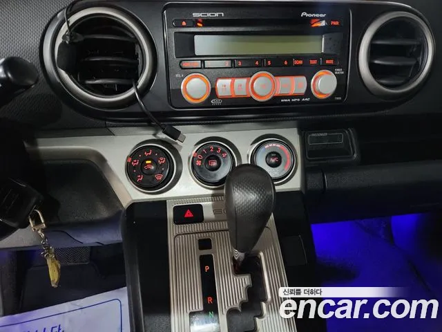 Scion xB — фото 9