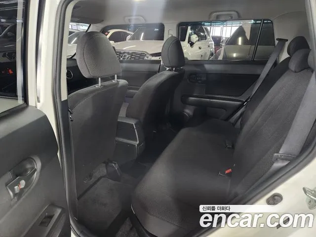Scion xB — фото 10