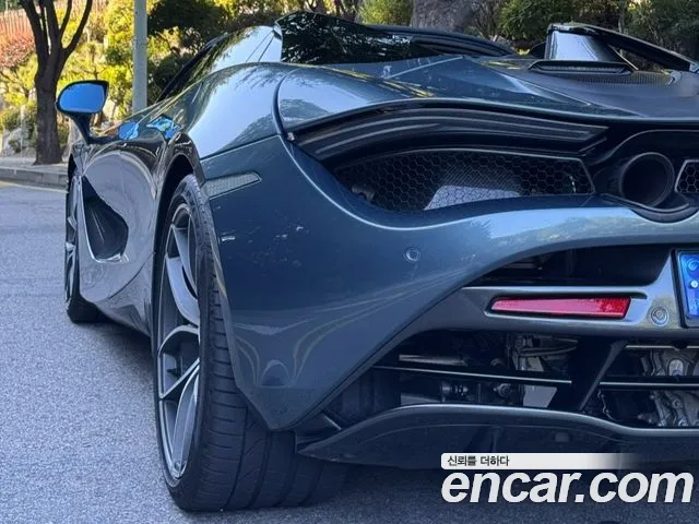 McLaren 720S — фото 12