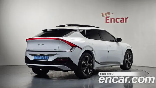 Kia EV6 — фото 1