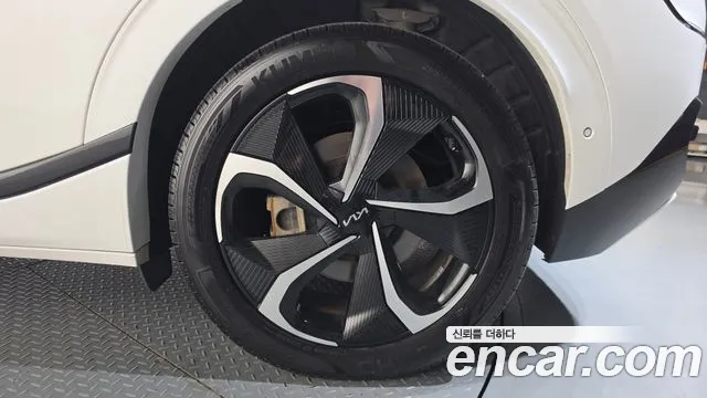 Kia EV6 — фото 21