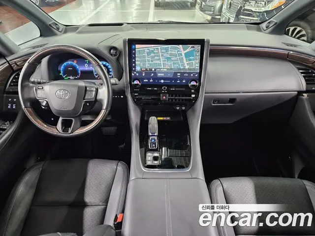Toyota Alphard — фото 11