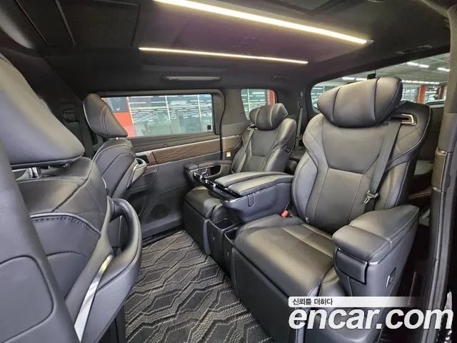 Toyota Alphard — фото 14