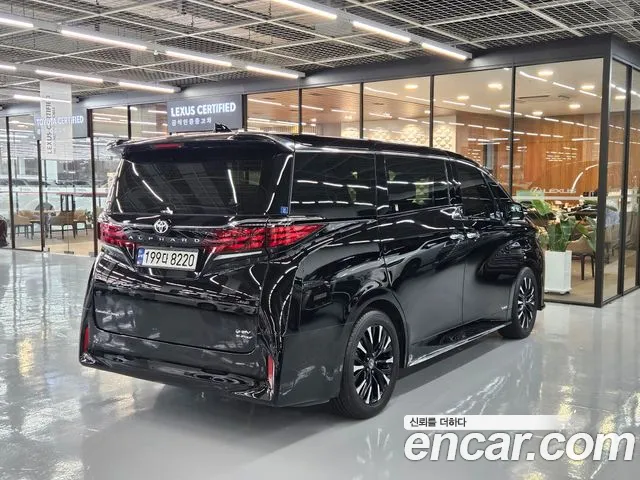 Toyota Alphard — фото 2