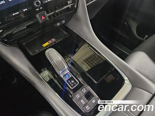Toyota Alphard — фото 10