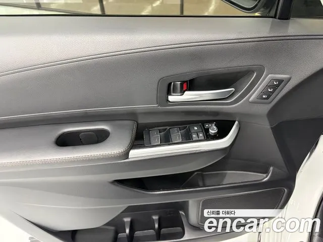 Toyota Sienna — фото 11