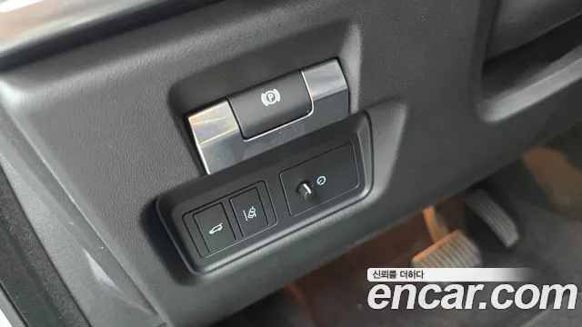 Jaguar E-PACE — фото 19