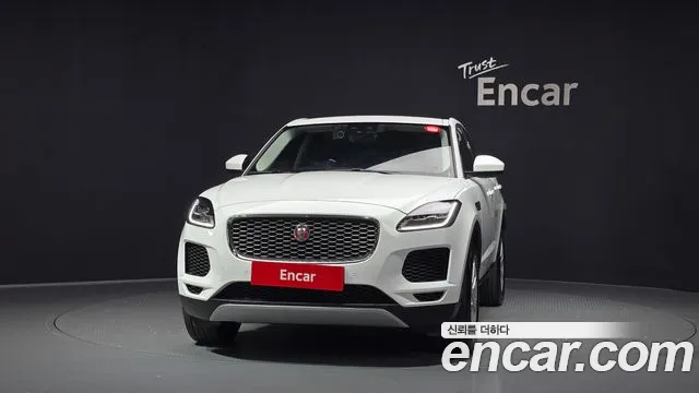 Jaguar E-PACE — фото 3