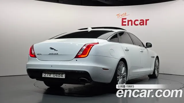 Jaguar XJ — фото 2