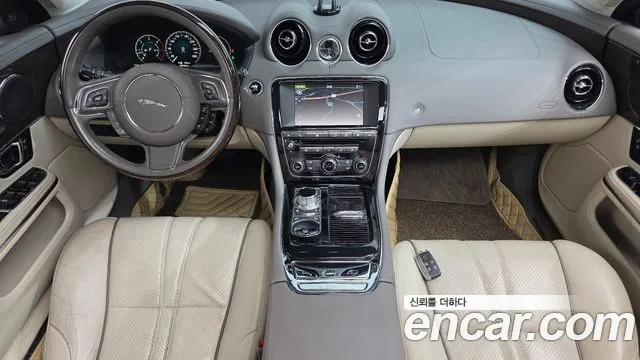 Jaguar XJ — фото 7