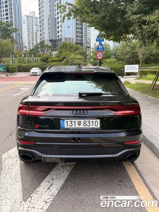 Audi RSQ8 — фото 1